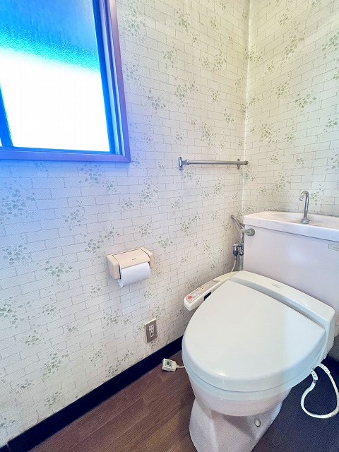 1階トイレ/温水洗浄便座
