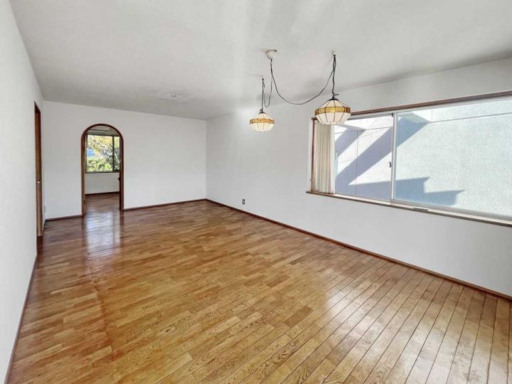 リビング・ダイニング（撮影年月：2025年11月）