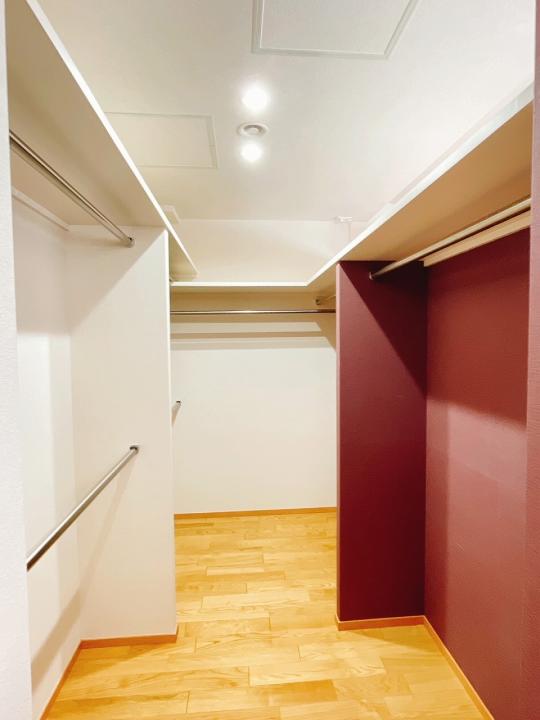 ウォークインクローゼットございます