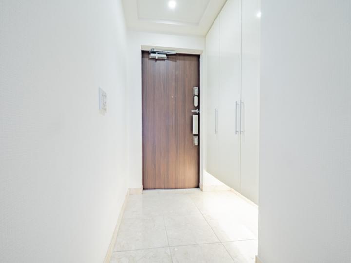 床や仕上がり框にはハイグレードな質感のある素材が使用されています。