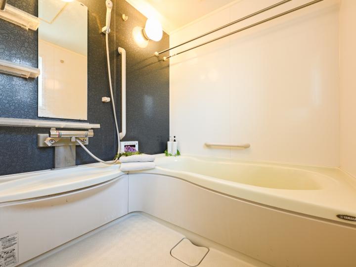 1616サイズの浴室、浴室換気乾燥機付き