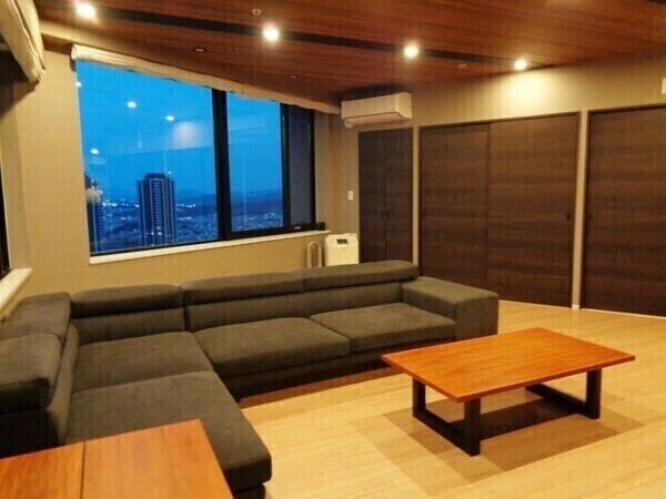 開放感溢れる眺望が魅力の高層階43階部分2LDK+WIC※家具・家電引渡可（要相談）