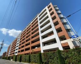 ライオンズマンション豊山ニューシティの外観