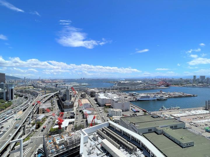 神戸港を望む眺望がございます。