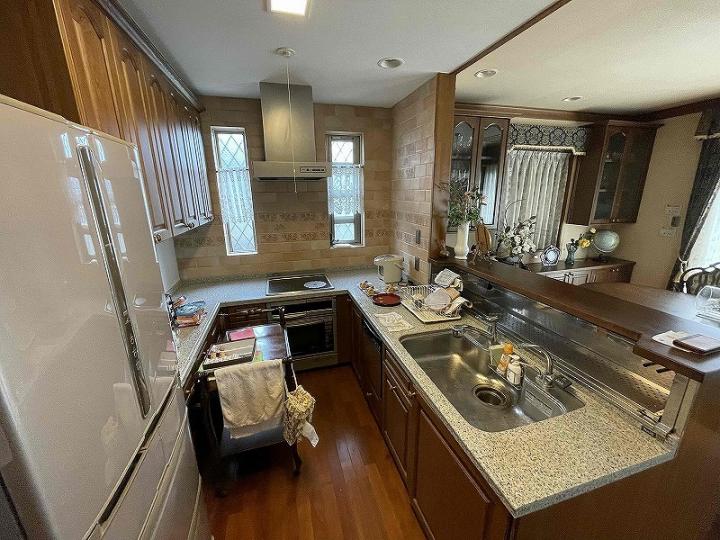 吊り戸収納、ＩＨクッキングヒーター