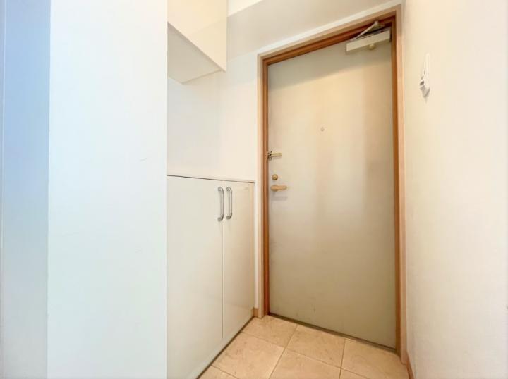 玄関にはシューズクロークがございます。