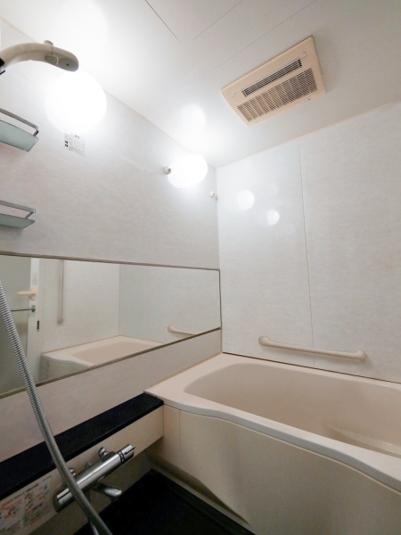 浴室換気乾燥機付きのユニットバス（CGで作成したリフォームイメージです）
