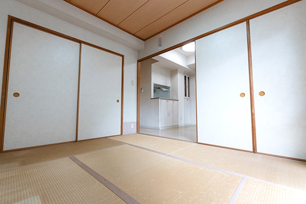 南西向きのお庭があります!夏にはお子様と水遊びや家庭菜園・ガーデニングなども楽しめそうです!