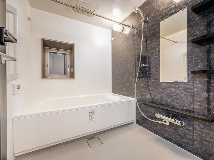 16×20サイズの浴室。