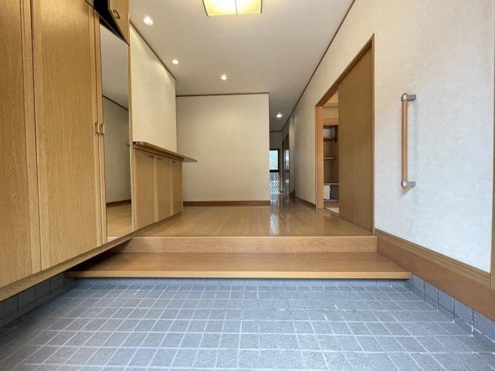 1階 玄関
