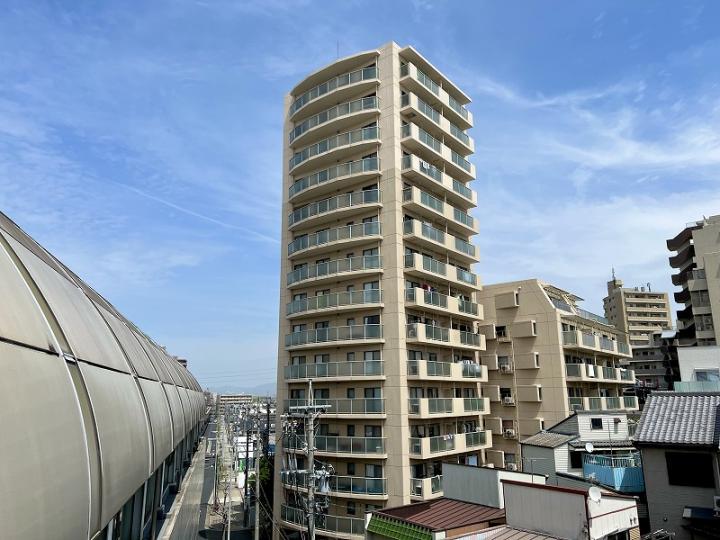15階建の高層マンション