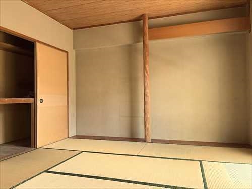 南東側和室(8.0帖)