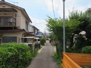 南側前面道路(2024年7月撮影)