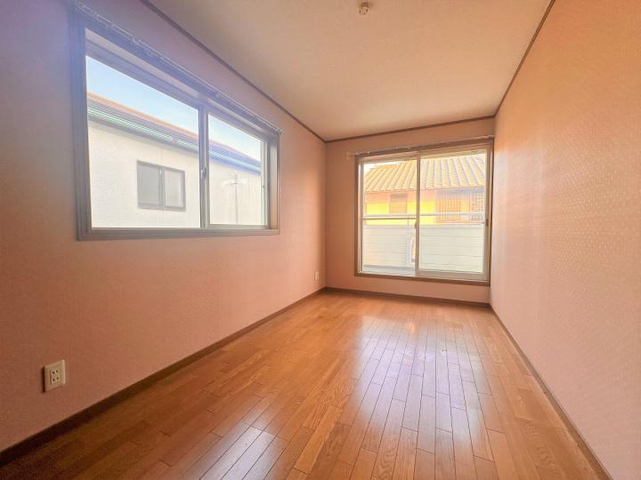 約6.1帖の洋室です。