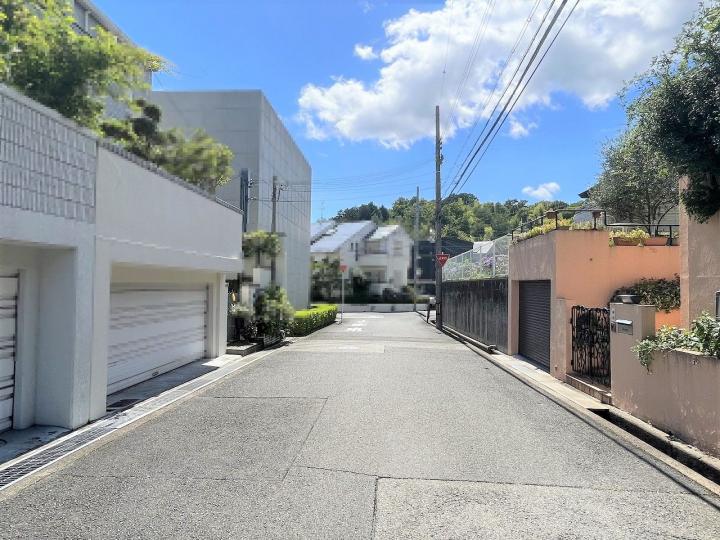 ■前面道路幅員は駐車しやすい約6.7m！