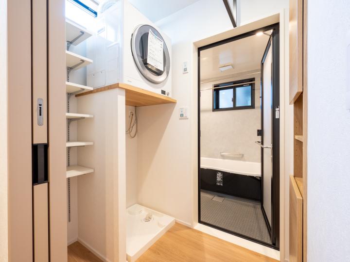 洗濯機置場、幹太くん(ガス衣類乾燥機)