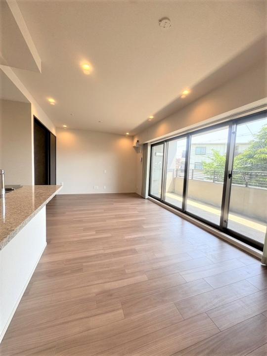 ＬＤＫ約１８．５帖　床暖房（ＬＤ）完備