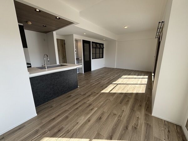 カウンターキッチンタイプでおしゃれな空間が広がります