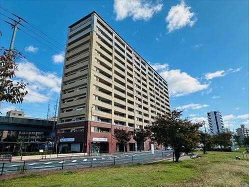 建物外観(別角度撮影)