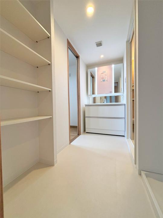 洗面所 キッチンにもアクセスできます