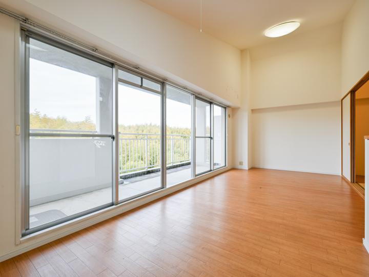 カウンタータイプのキッチンです。約15.2帖