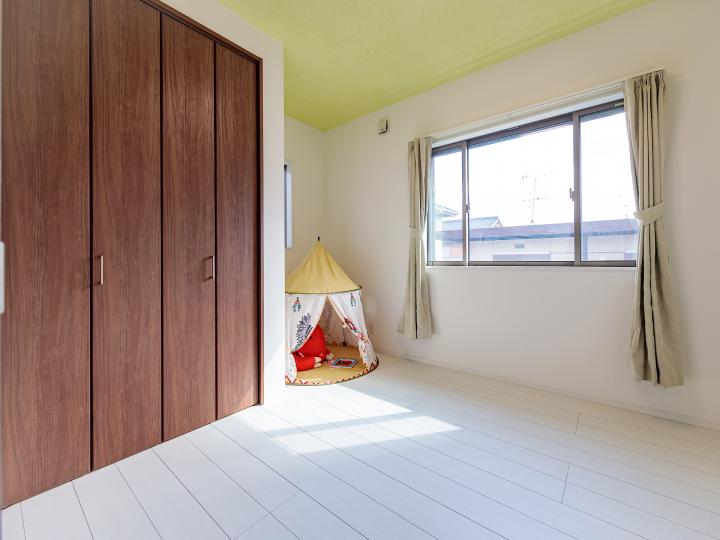 居室の様子です!各部屋収納ございます!