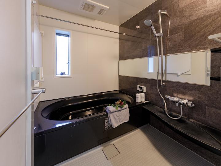 ■浴室にも窓がついております!