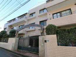 ロイヤルプラザ目白の外観