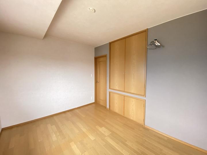 2階部分北側洋室約6.3帖