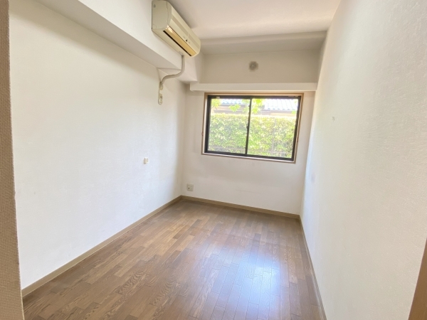 洋室2　約4.8帖　クロゼット完備