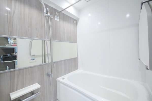 雨の日の洗濯にも便利な浴室乾燥機付き