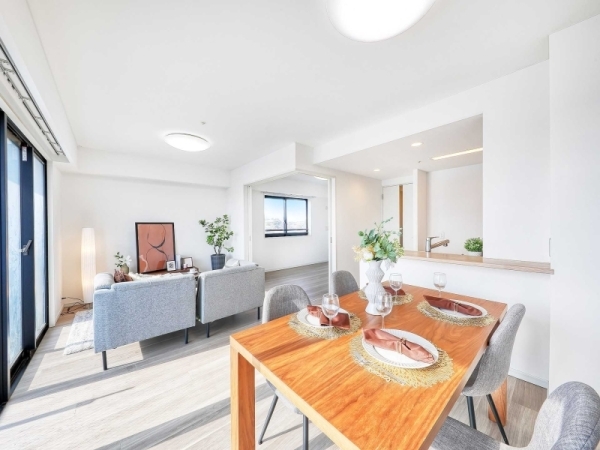 LDK：・家具・調度品等は販売価格に含まれておりません 奥：洋室