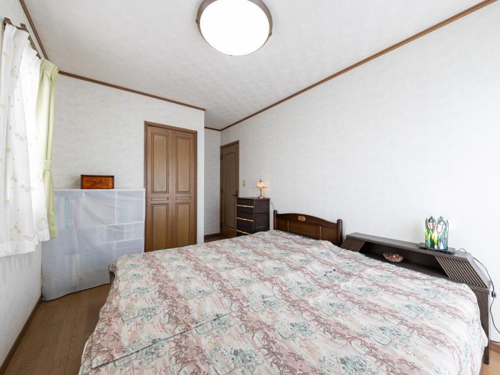 南東側　約6帖の居室！