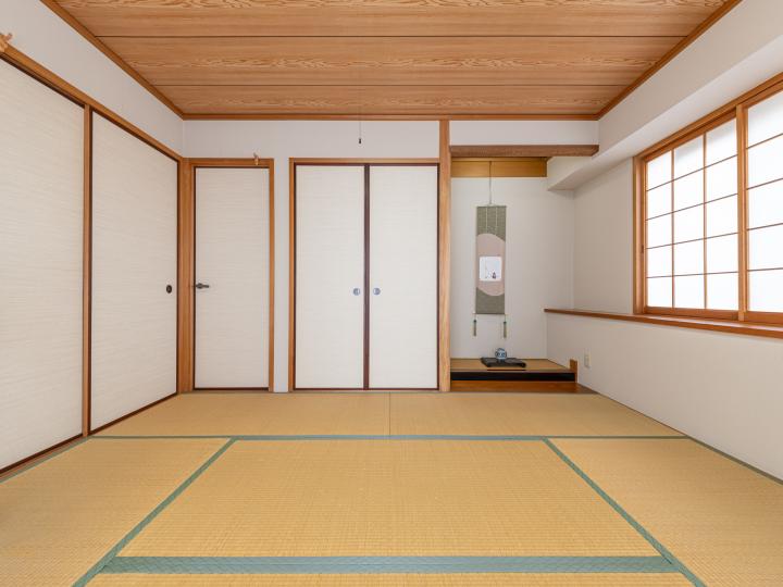 1階和室！押し入れと床の間がございます！