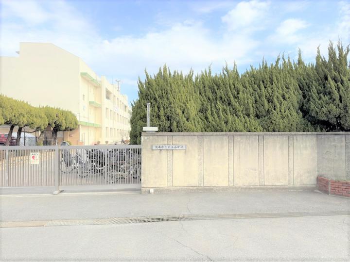 茨木市立天王小学校まで約１２００ｍ（徒歩１５分）