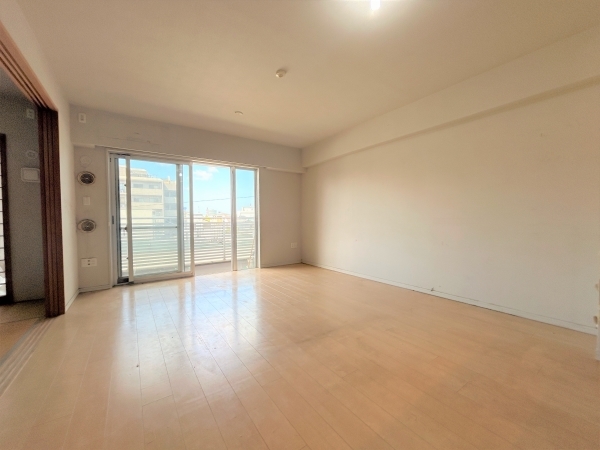 約15.5帖のリビングダイニングキッチン