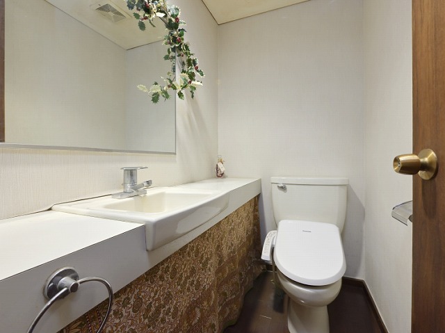 入り口側のお手洗い