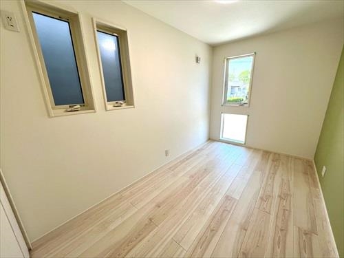 洋室（５．７帖）