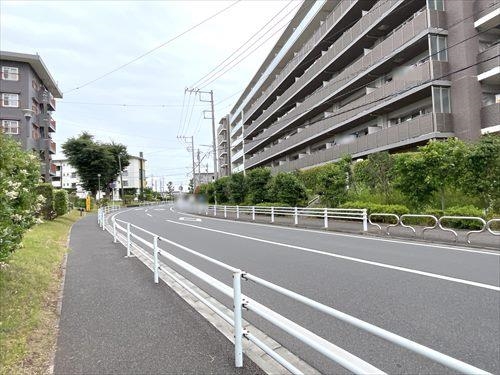 前面道路（２０２５年５月撮影）