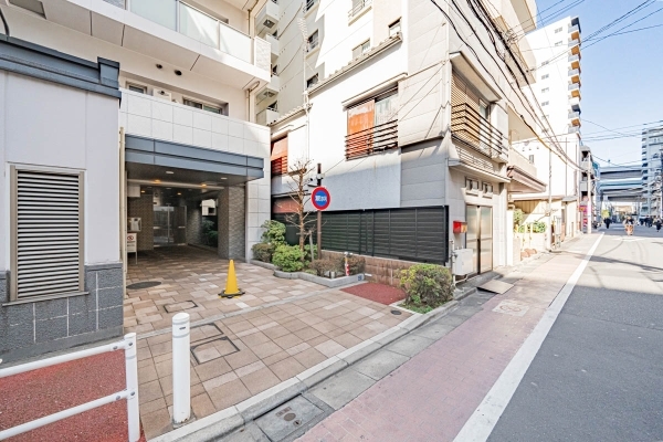 ゆとりあるエントランスアプローチ