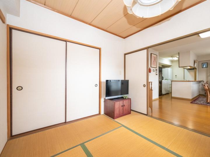 リビング横和室