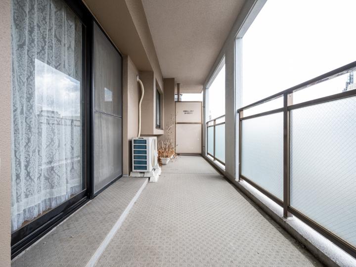 バルコニー面積１４．９４平米