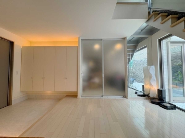 玄関：エントランスホール