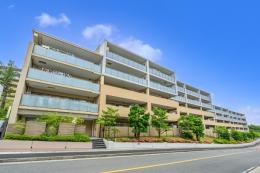 ヴェルデマーレコスモ横濱汐見台Ｄ棟の外観