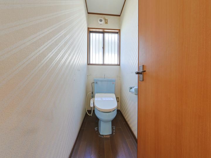 温水洗浄付き便座です!