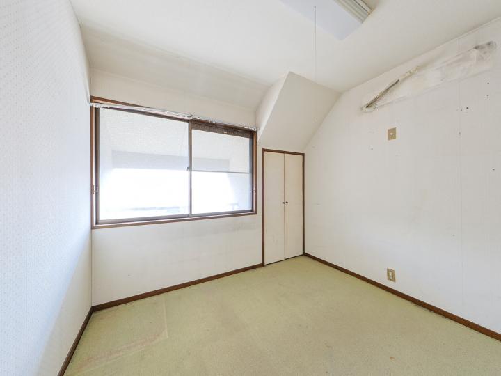 3階4.5帖の納戸です!収納スペースもあり、居室としてご利用いただけます!