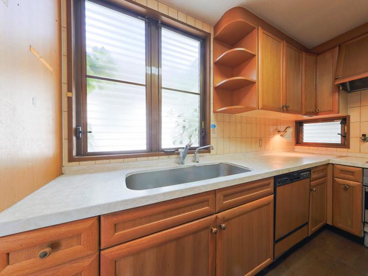 キッチンには窓があり、換気が可能です!