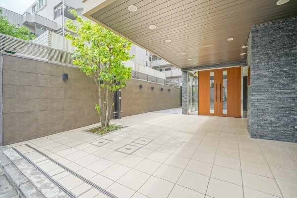 エントランス前アプローチ