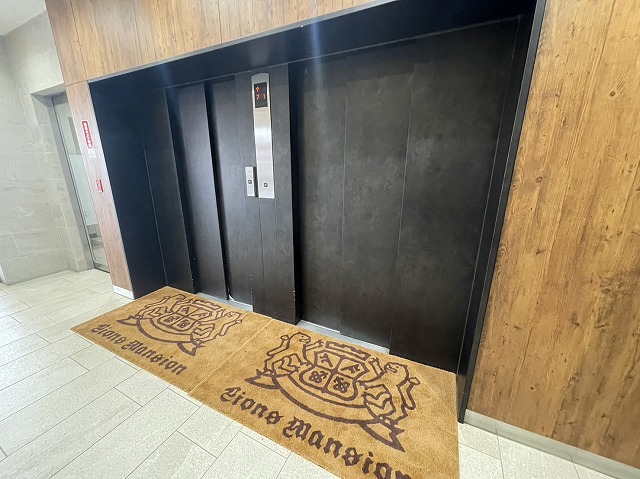 エレベーター2基ございます。