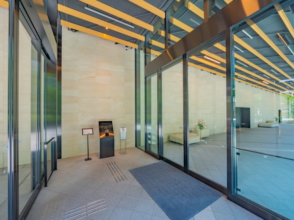 ゲートタワー棟エントランス